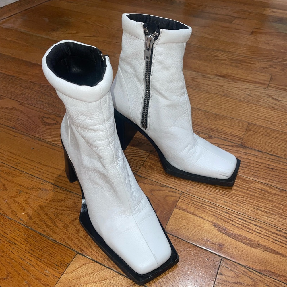 Gorgeous Real Leather White booties - TopShop